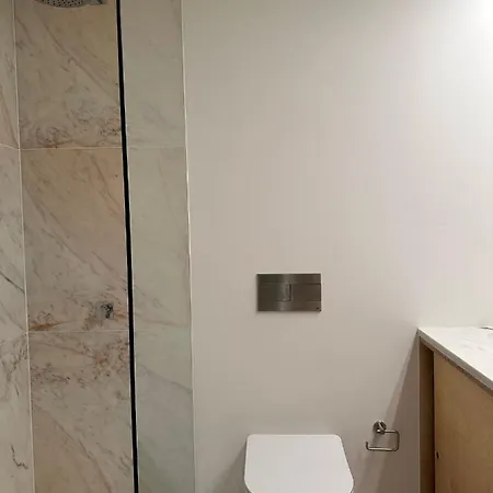 Quarto Privativo No Centro De